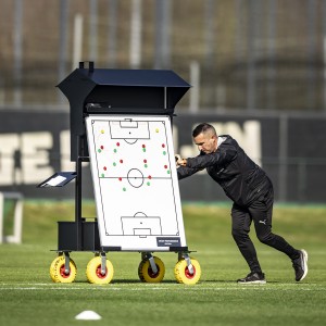 Coach station with tactical display - Sport performance