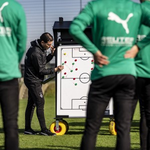 Coach station with tactical display - Sport performance