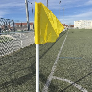 Poteaux de corner articulation intégrée