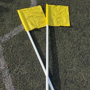 Poteaux de corner articulation intégrée